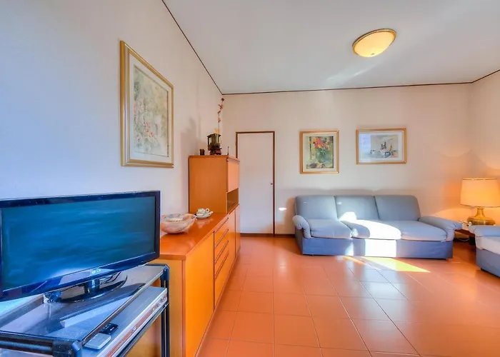 Laura's Cozy Center - Happy Apartment