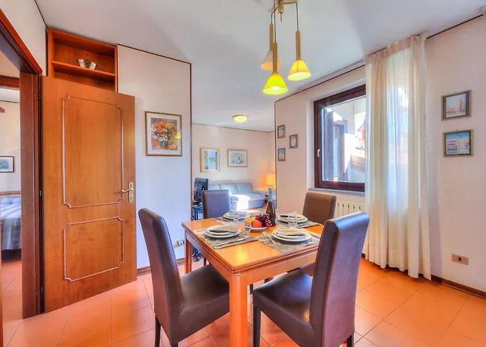 Laura's Cozy Center - Happy 아파트